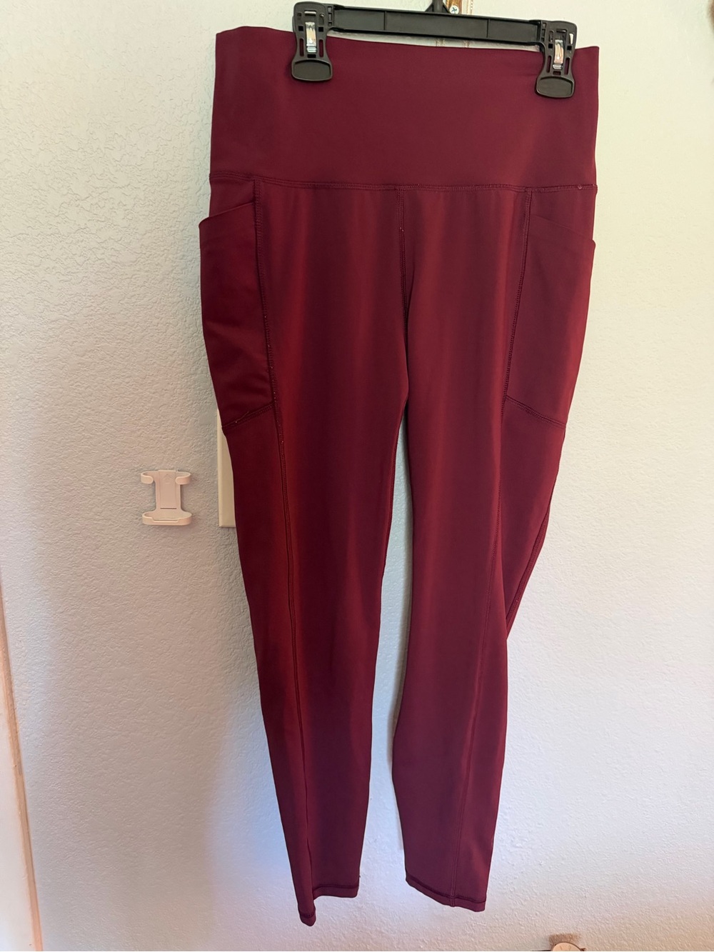 Spyder High-Waist Pocket Leggings in Burgundy